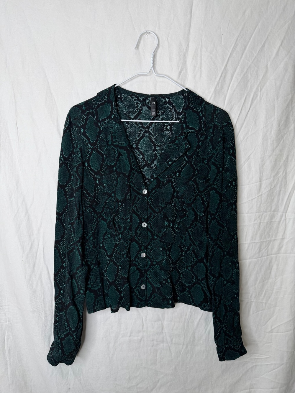 Zara Top Green and Black Snake Print Long-sleeve Button Down Blouse Size Small